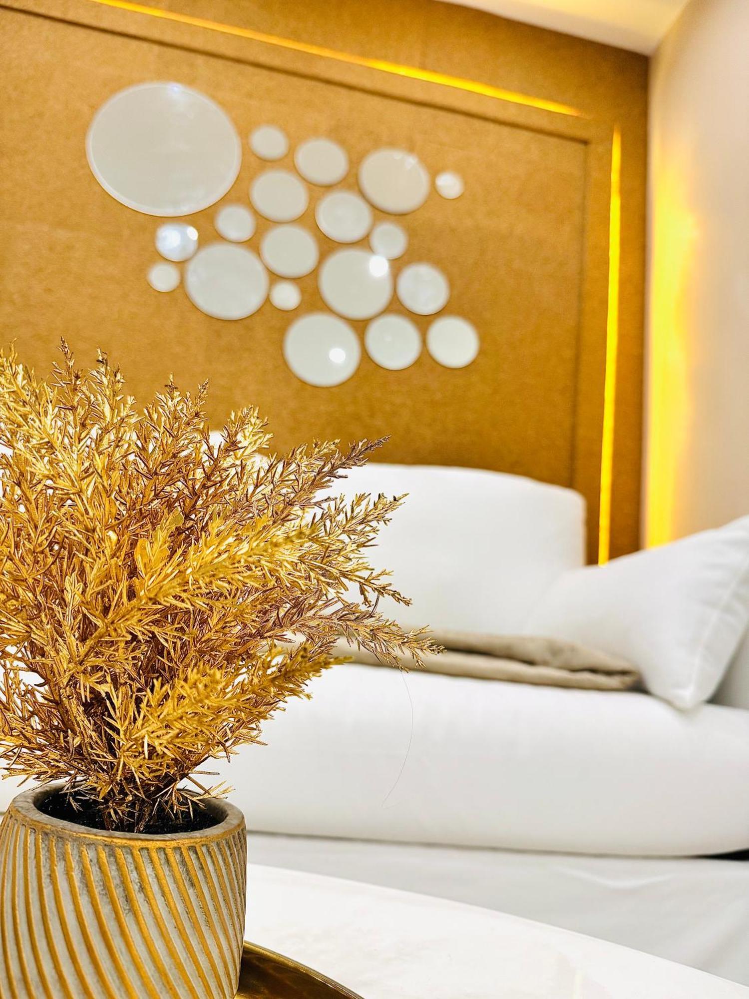 Worldroom Chambre Privee Avec Espace Commun Perpignan Exterior photo